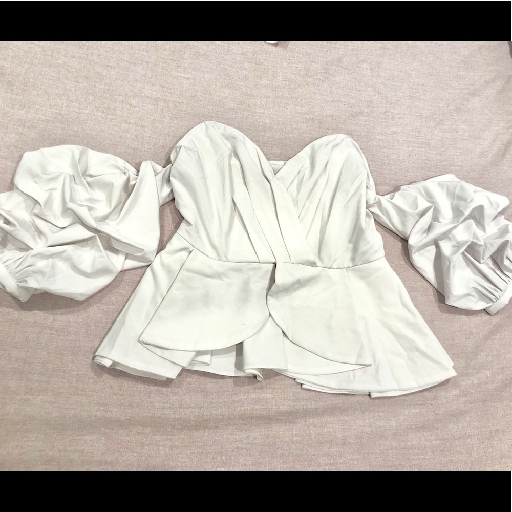 6/$20!!!  off the shoulder sweetheart top